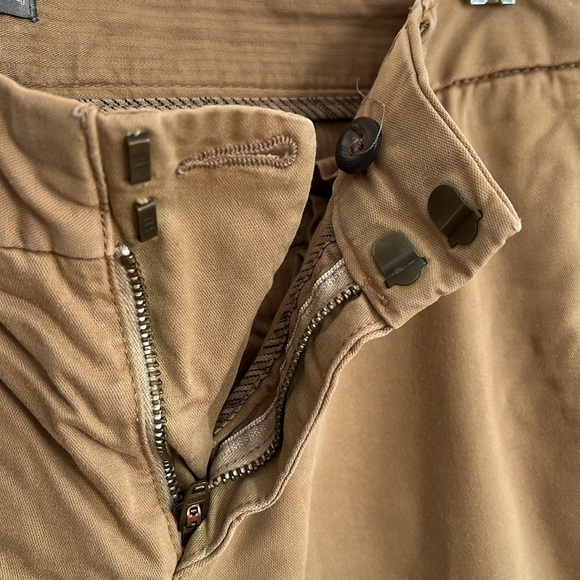 GAP Straight Leg Khakis. Ankle length. Mid rise. Size 2. EUC - Picture 5 of 8